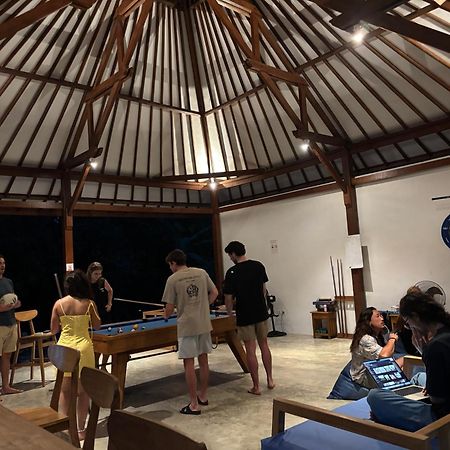 Castaway Island Hostel Nusa Lembongan Esterno foto
