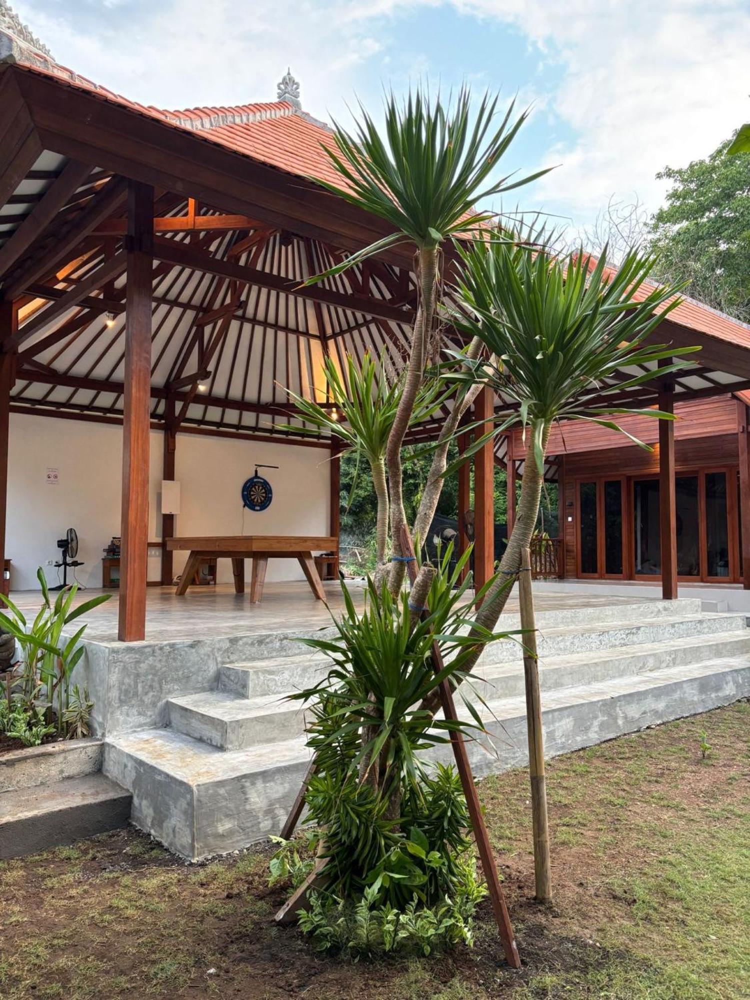 Castaway Island Hostel Nusa Lembongan Esterno foto