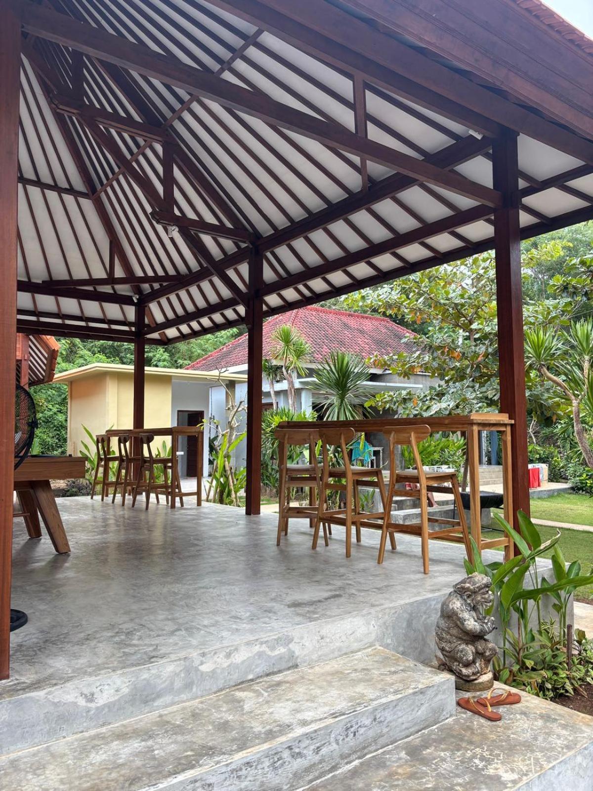 Castaway Island Hostel Nusa Lembongan Esterno foto