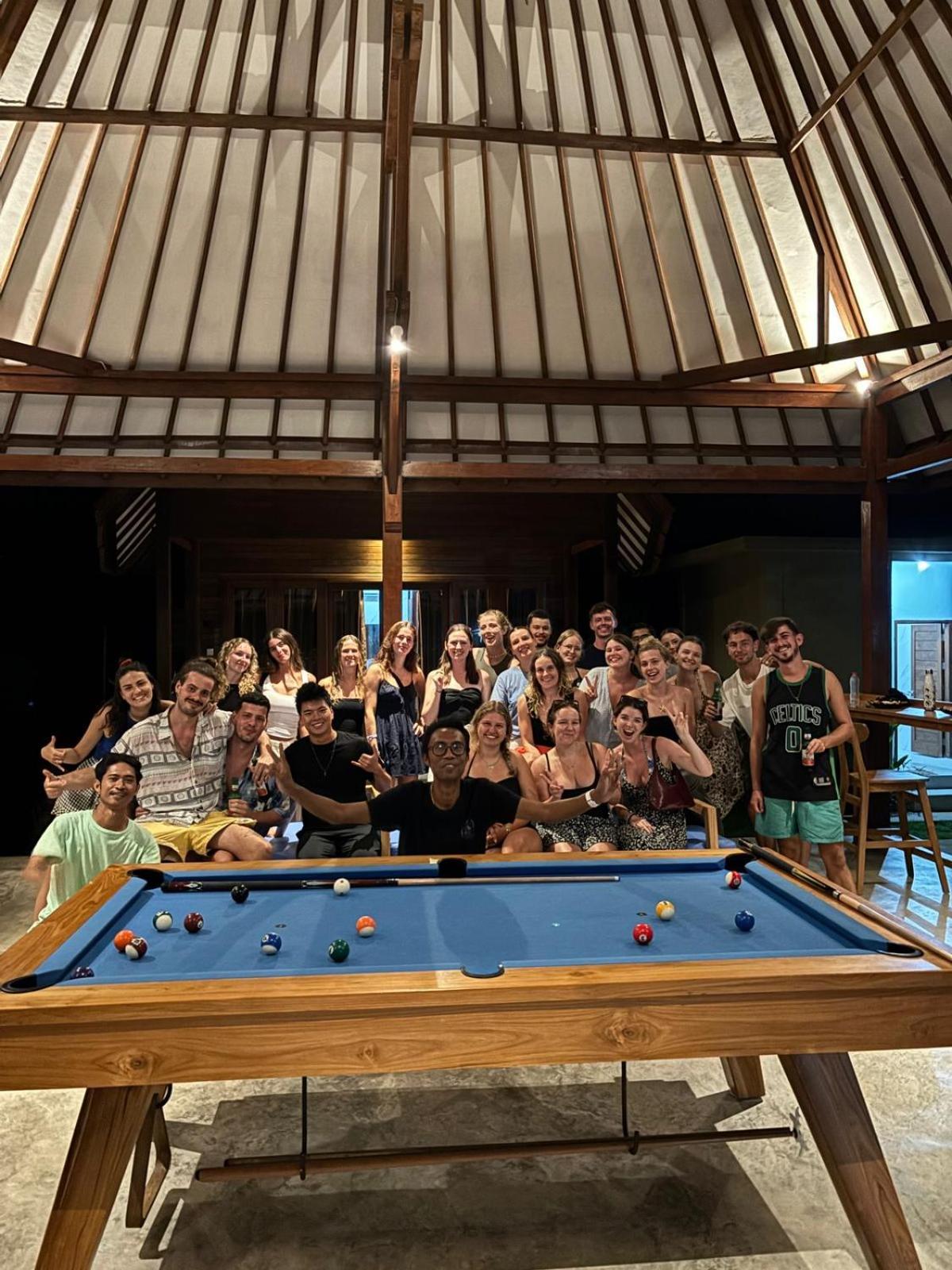 Castaway Island Hostel Nusa Lembongan Esterno foto